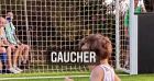 M. Pokora et son fils Isaiah (1 an) jouent au foot. Juillet 2021