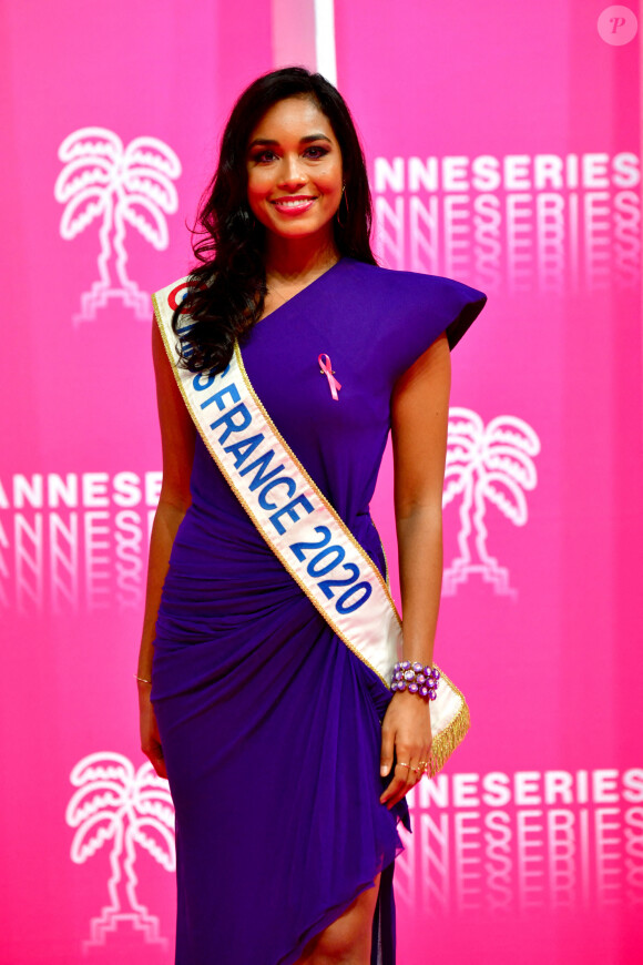 Clémence Botino, Miss France 2020, durant la soirée d'ouverture de Canneseries saison 3 au Palais des Festivals à Cannes, le 9 octobre 2020. 