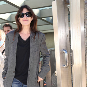 Exclusif - Charlotte Gainsbourg arrive à la première du film Suzanna Andler aux Halles à Paris le 31 mai 2021. © Panoramic / Bestimage