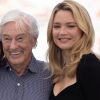 Festival de Cannes 2021 : Virginie Efira irrésistible en petite robe noire, dans les bras de Paul Verhoeven