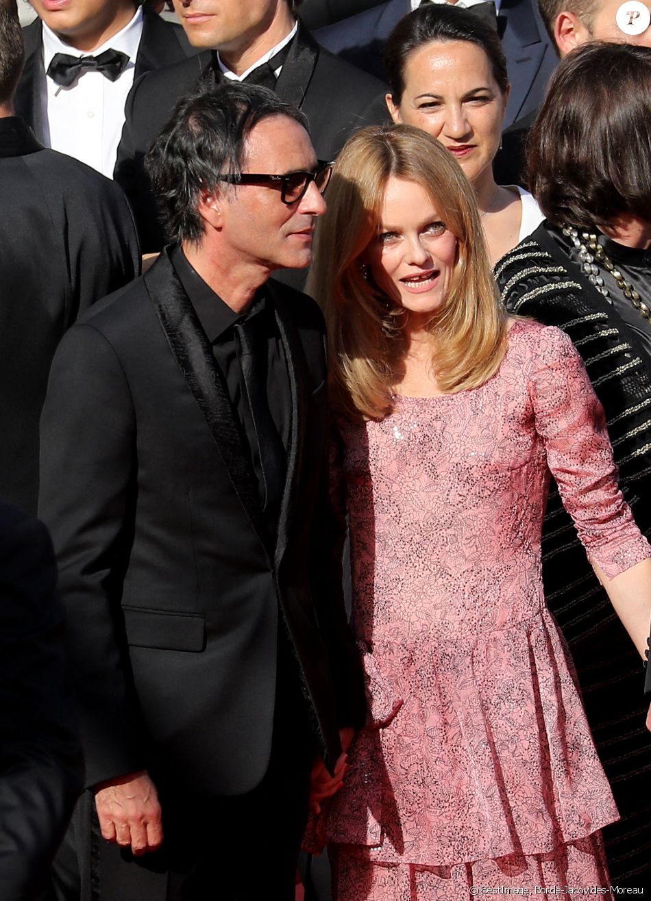 Vanessa Paradis, Samuel Benchetrit (réalisateur) - Montée des marches du film " De son vivant " lors du 74ème Festival International du Film de Cannes. Le 10 juillet 2021 © Borde-Jacovides-Moreau / Bestimage