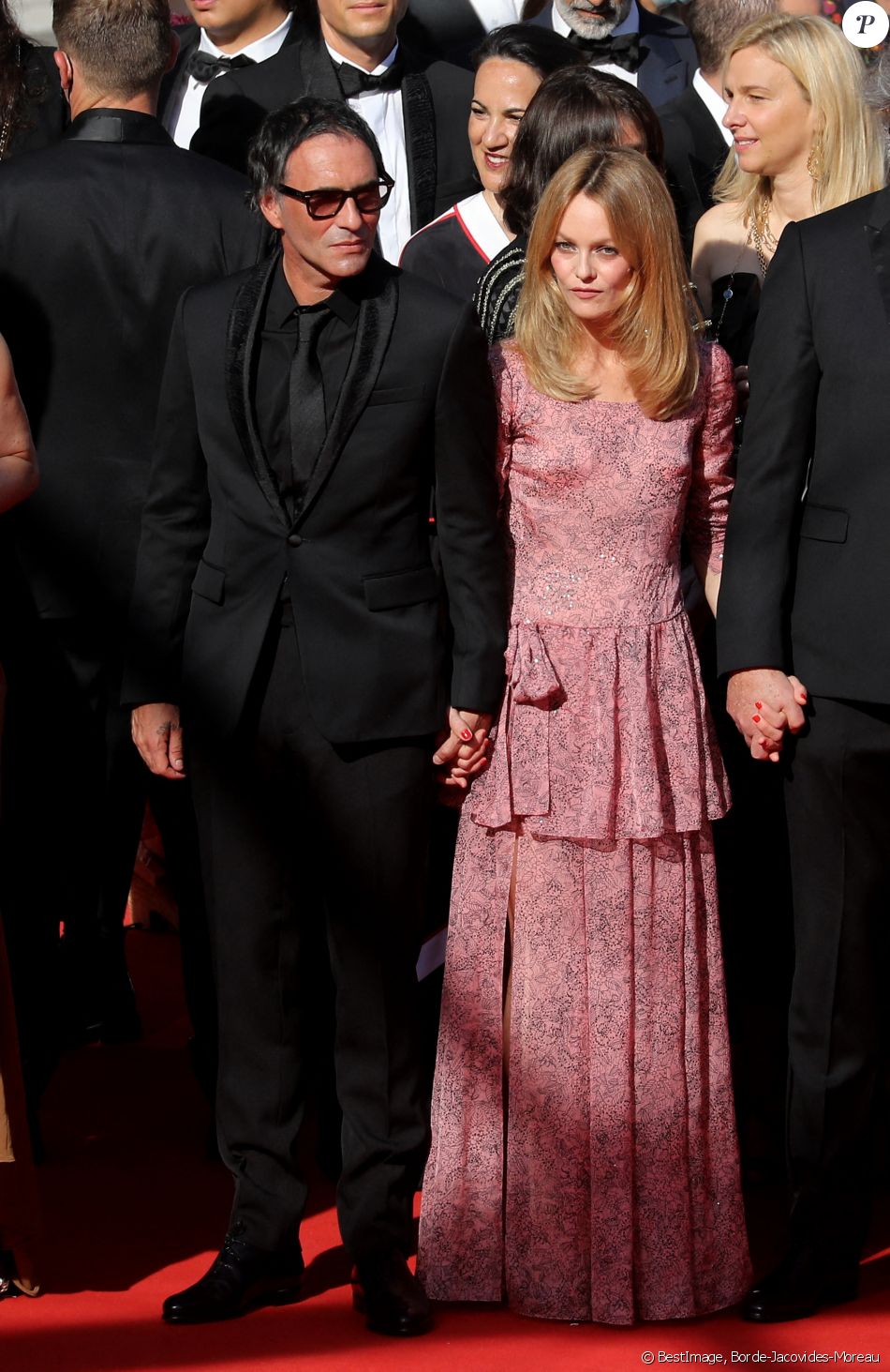Vanessa Paradis, Samuel Benchetrit (réalisateur) - Montée des marches du film " De son vivant " lors du 74ème Festival International du Film de Cannes. Le 10 juillet 2021 © Borde-Jacovides-Moreau / Bestimage