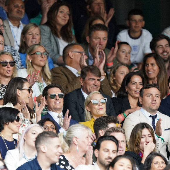 Hayley Atwell, Tom Cruise et Pom Klementieff assistent à la finale simple dames de Wimbledon opposant Ashleigh Barty à Karolína Plíšková au All England Lawn Tennis and Croquet Club à Londres. Le 10 juillet 2021. © Antoine Couvercelle/Panoramic/Bestimage