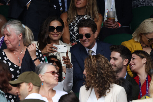 Hayley Atwell et Tom Cruise assistent à la finale simple dames de Wimbledon opposant Ashleigh Barty à Karolína Plíšková au All England Lawn Tennis and Croquet Club à Londres. © Antoine Couvercelle/Panoramic/Bestimage