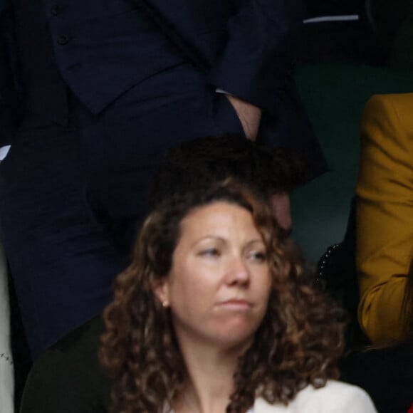 Hayley Atwell, Tom Cruise et Pom Klementieff assistent à la finale simple dames de Wimbledon opposant Ashleigh Barty à Karolína Plíšková au All England Lawn Tennis and Croquet Club à Londres. Le 10 juillet 2021. © Antoine Couvercelle/Panoramic/Bestimage