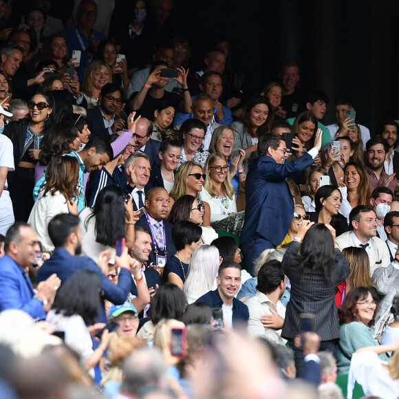 Tom Cruise assiste à la finale simple dames de Wimbledon opposant Ashleigh Barty à Karolína Plíšková au All England Lawn Tennis and Croquet Club à Londres. Le 10 juillet 2021.