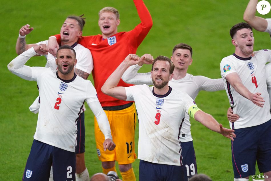 Kyle Walker, Harry Kane, Mason Mount et Declan Rice lors de la demi-finale de l'Euro 2020 opposant l'Angleterre au Danemark, au stade de Wembley à Londres, le 7 juillet 2021.