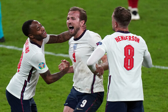 Raheem Sterling, Harry Kane et Jordan Henderson lors de la demi-finale de l'Euro 2020 opposant l'Angleterre au Danemark, au stade de Wembley à Londres, le 7 juillet 2021.
