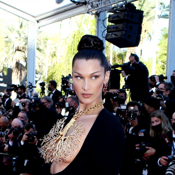 Bella Hadid - Montée des marches du film " Three Floors / Tre Piani" lors du 74ème Festival International du Film de Cannes. Le 11 juillet 2021 © Borde-Jacovides-Moreau / Bestimage 
