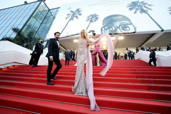 Victoria Silvstedt - Montée des marches du film " Three Floors / Tre Piani" lors du 74ème Festival International du Film de Cannes. Le 11 juillet 2021 © Borde-Jacovides-Moreau / Bestimage 