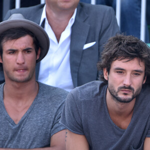 Laure Manaudou et son compagnon Jérémy Frérot dans les tribunes lors de la finale des Internationaux de tennis de Roland-Garros à Paris, le 7 juin 2015.