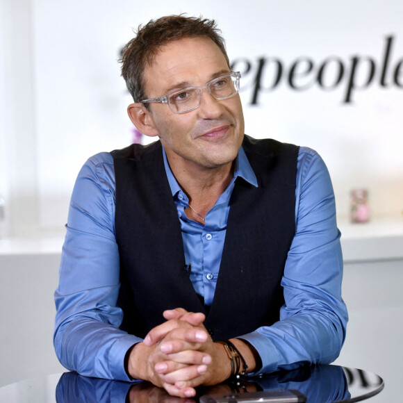Rendez vous avec Julien Courbet durant l'interview donnée pour Purepeople dans les locaux de Webedia à Levallois Perret. © Giancarlo Gorassini / Bestimage