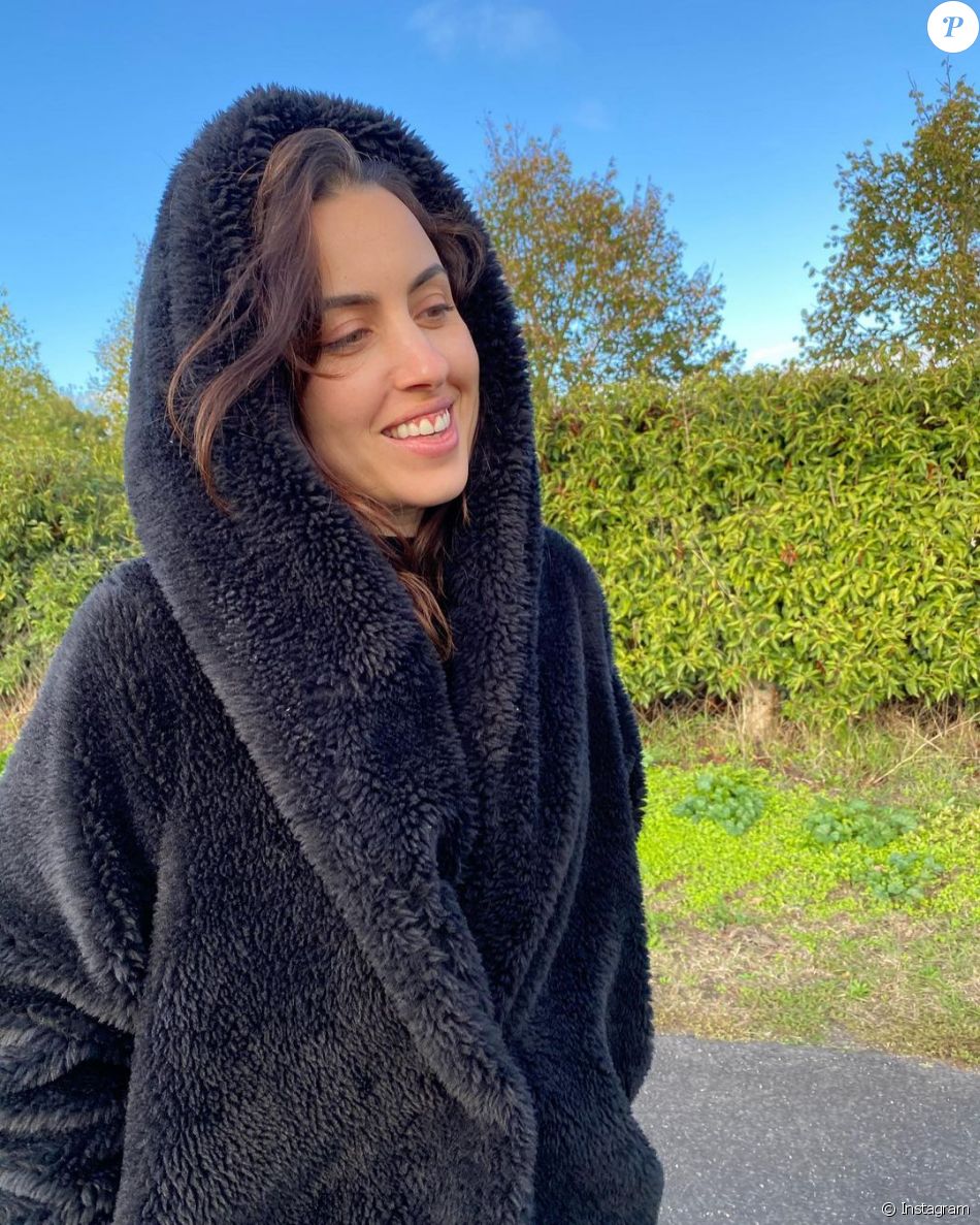Maude (Les Anges) fière : elle assume son corps en bikini sur Instagram.