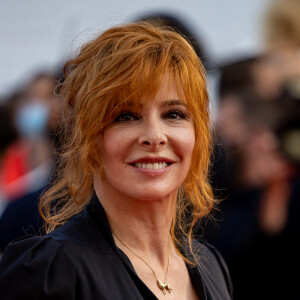 Mylène Farmer - Montée des marches du film " OSS 117 : Alerte rouge en Afrique Noire " lors du 74ème Festival International du Film de Cannes. Le 17 juillet 2021. © Borde-Jacovides-Moreau / Bestimage