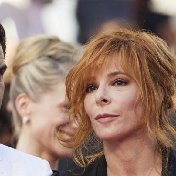 Tahar Rahim, Mylène Farmer - Montée des marches du film " OSS 117 : Alerte rouge en Afrique Noire " lors du 74ème Festival International du Film de Cannes. Le 17 juillet 2021. © Borde-Jacovides-Moreau / Bestimage