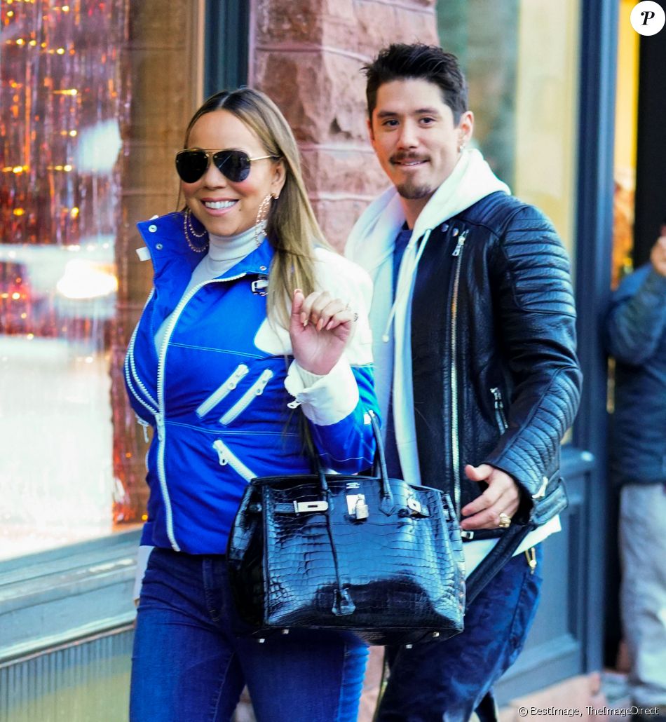 Mariah Carey jette des boules de neige avec son petit ami Bryan Tanaka sur les photographes à Aspen Le 22 décembre 2018