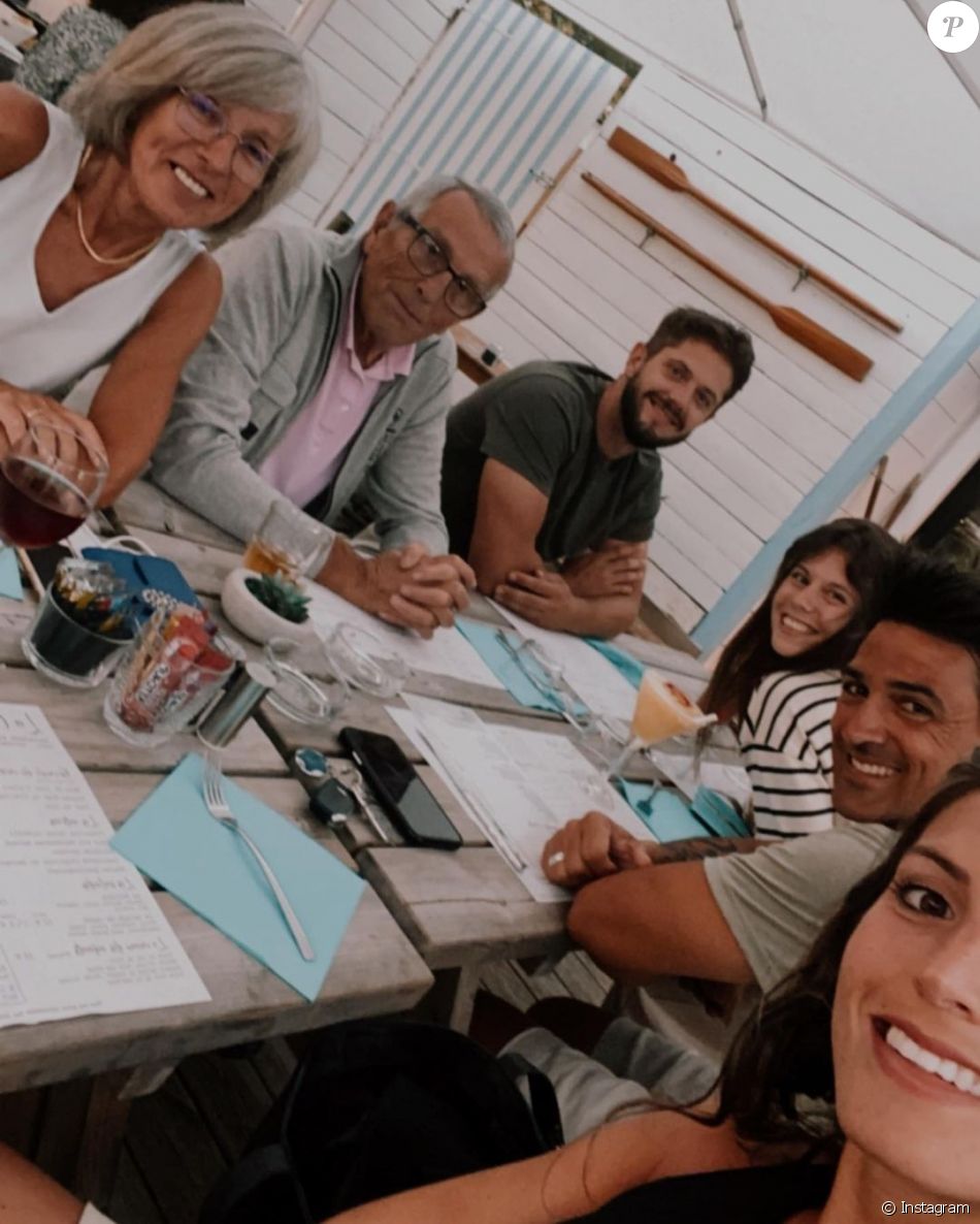 Delphine Tellier avec ses parents et Jean-Pascal Lacoste