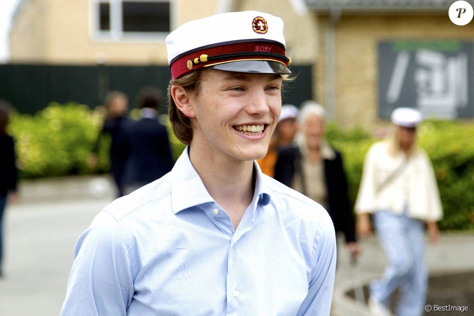 Cérémonie de remise des diplômes du prince Felix au gymnase Gammel Hellerup à Hellerup, le 23 juin 2021.