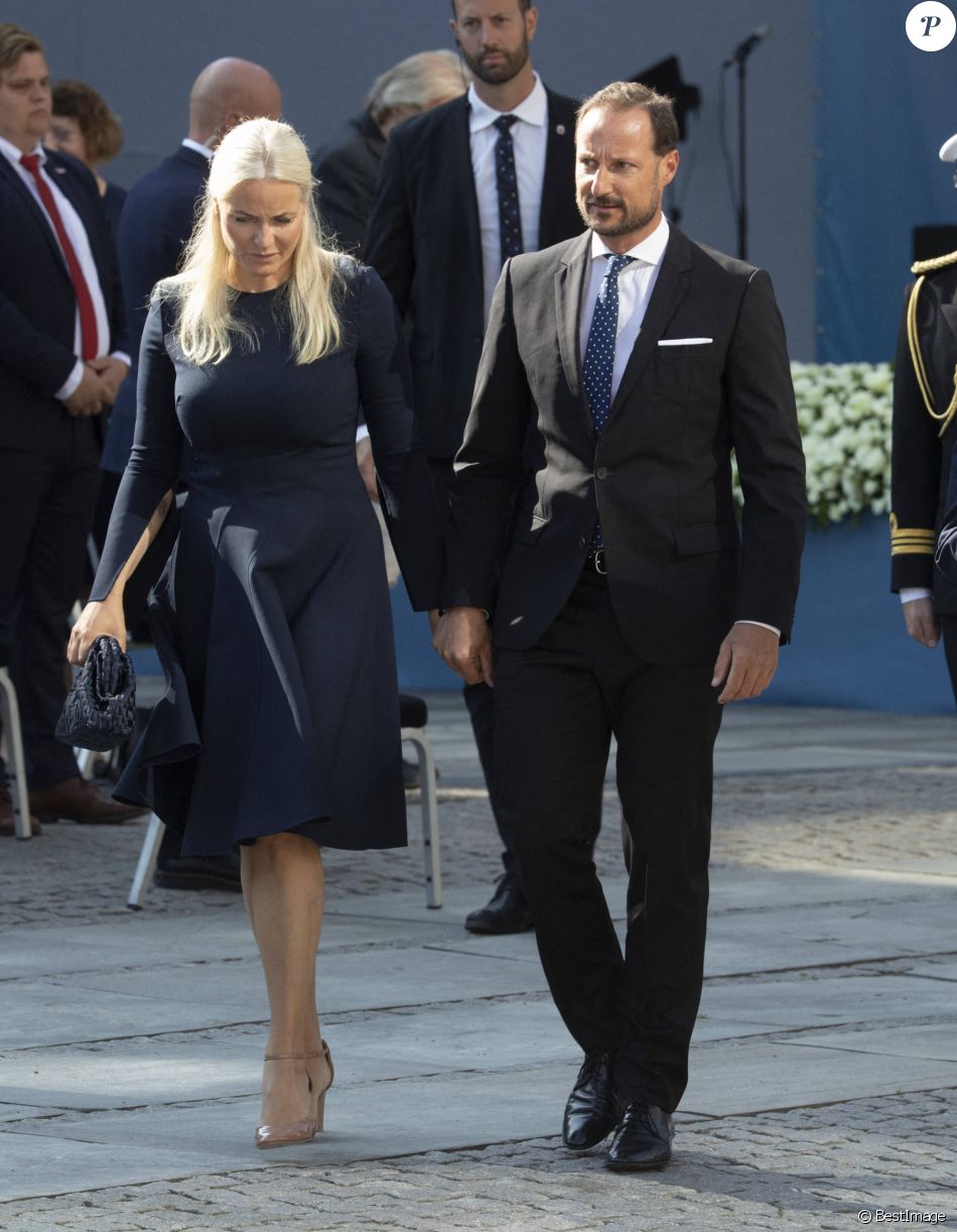 Le prince Haakon et la princesse Mette-Marit de Norvège lors du 10ème anniversaire de la commémoration de l'attentat perpétré par Anders Breivik, à Utoya en 2011, qui a fait 77 morts. Oslo, le 22 juillet 2021.