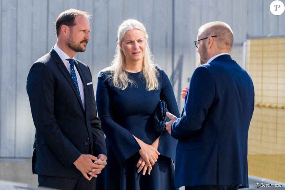 Le prince Haakon et la princesse Mette-Marit de Norvège lors du 10ème anniversaire de la commémoration de l'attentat perpétré par Anders Breivik, à Utoya en 2011, qui a fait 77 morts. Oslo, le 22 juillet 2021.