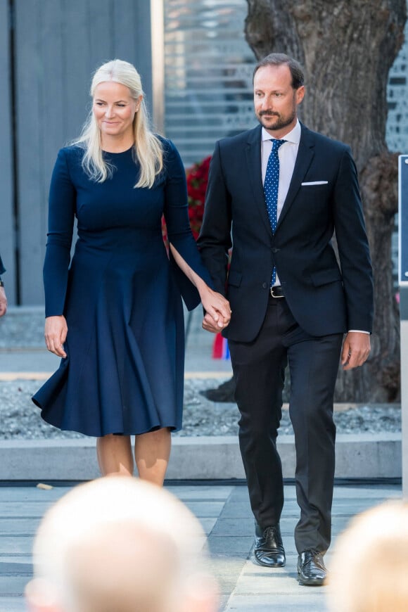 Le prince Haakon et la princesse Mette-Marit de Norvège lors du 10ème anniversaire de la commémoration de l'attentat perpétré par Anders Breivik, à Utoya, qui a fait 77 morts. Oslo.