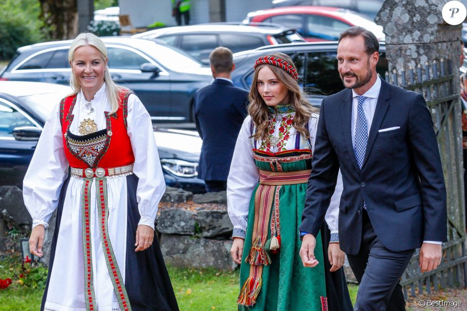 Le prince Haakon de Norvège, La princesse Mette-Marit de Norvège, La princesse Ingrid Alexandra de Norvège - Confirmation du prince Sverre Magnus dans l'Asker Kirke (église) à Asker près d'Oslo, en Norvège, le 5 septembre 2020.