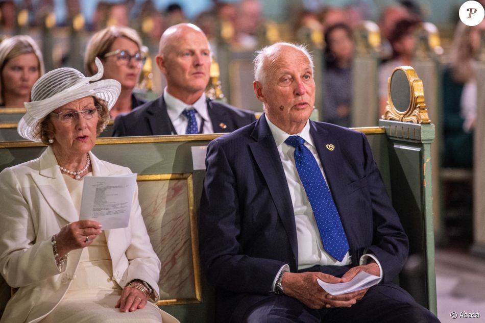 Le roi Harald et la reine Sonja lors du 10ème anniversaire de la commémoration de l'attentat perpétré par Anders Breivik, à Utoya, qui a fait 77 morts. Oslo, le 22 juillet 2021.