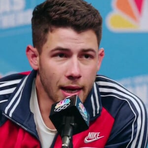 Images de l'émission "Olympic Dreams Jonas Brothers" dans laquelle Nick a fait une chute en BMW et s'est cassé une côte.