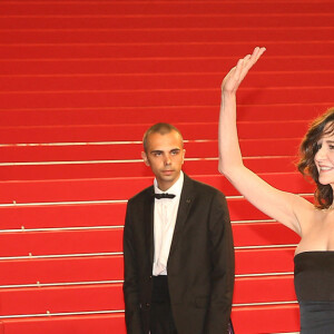 Valérie Lemercier, son compagnon Mathias Kiss - Montée des marches du film "Marguerite & Julien" lors du 68 ème Festival International du Film de Cannes, à Cannes le 19 mai 2015.