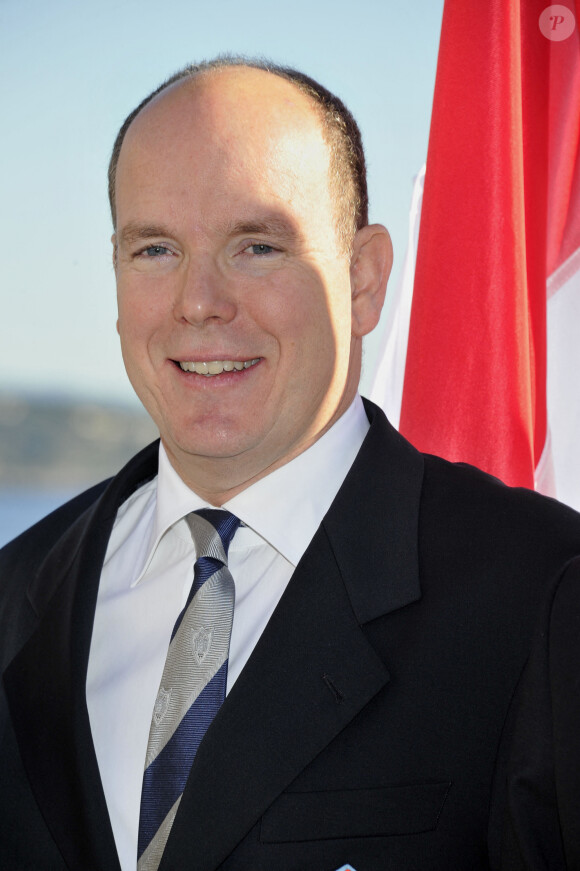 Le prince Albert II de Monaco présente la délégation monégasque des JO en 2012. 