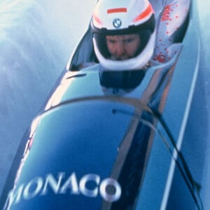 Archives - Le prince Albert de Monaco fait du Bobsleigh. 