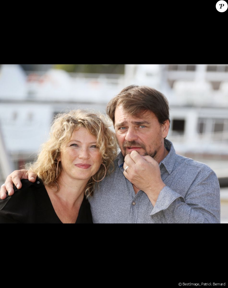 Thierry Godard et Cécile Bois - Photocall du téléfilm "Meurtre à Sarlat" lors de la 19e édition du Festival de la Fiction TV de la Rochelle. Le 16 septembre 2017. © Patrick Bernard/Bestimage