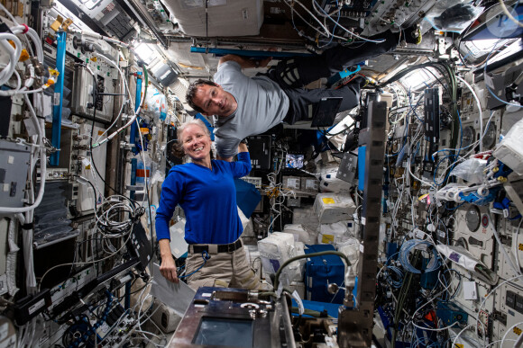 L'astronaute de l'Agence spatiale européenn, Thomas Pesquet et l'astronaute du vol de l'Expédition 64, Shannon Walker sont entrés dans la Station spatiale internationale (ISS), le 26 avril 2021. © NASA/Zuma Press/Bestimage