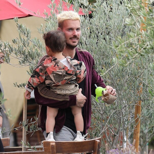 Semi-Exclusif - M. Pokora, sa femme Christina Milian et leur fils Isaiah sont allés déjeuner au restaurant Mauro's Cafe à West Hollywood, Los Angeles