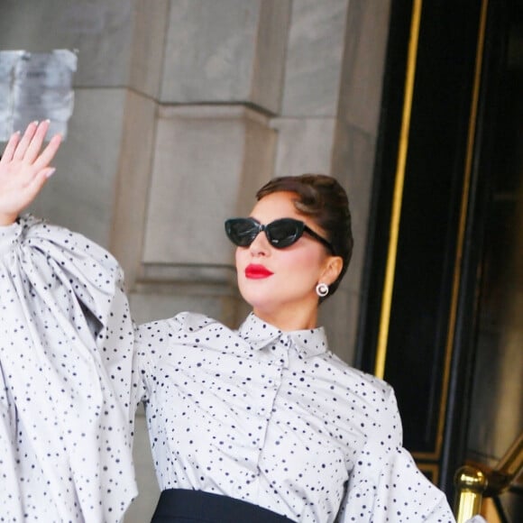 Lady Gaga à la sortie de l'hôtel Plaza à New York, le 2 juillet 2021.