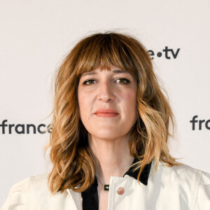 Daphné Burki au photocall de la conférence de presse de France 2 au théâtre Marigny à Paris le 18 juin 2019 © Coadic Guirec / Bestimage