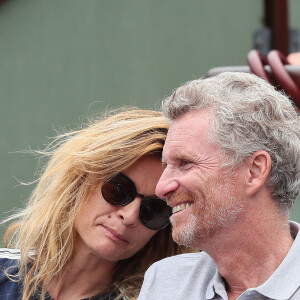 Denis Brogniart et sa femme Hortense dans les tribunes des internationaux de tennis de Roland Garros à Paris, jour 3, le 29 mai 2018. Cyril Moreau / Dominique Jacovides / Bestimage