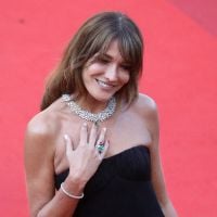 Carla Bruni en mini short et crop top : nouveau "projet secret" surprenant pour l'ex-première dame