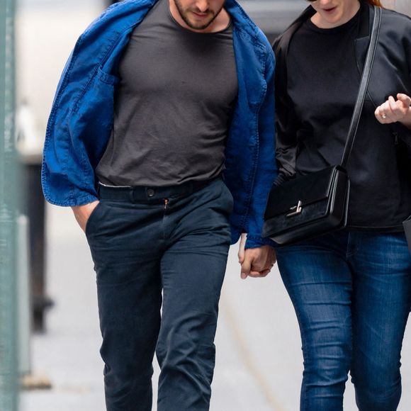 Kit Harington et sa femme Leslie Rose font du shopping à New York City, New York, Etats-Unis, le 30 avril 2021. 