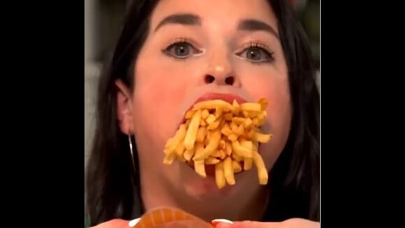 Une star de TikTok bat le record de la bouche la plus large du monde
