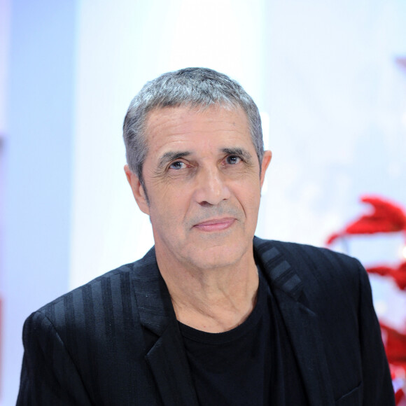 Julien Clerc - Enregistrement de l'émission "Vivement Dimanche" présentée par M.Drucker et diffusée le 15 décembre 2019 sur France 2. Le 2 décembre 2019 © Guillaume Gaffiot / Bestimage 