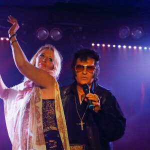 Exclusif - Loana, Eryl Prayer - Tournée "Elvis Tour intimiste" au bateau théâtre "Le Nez Rouge" à Paris, le 26 juin 2021. © Christophe Clovis / Bestimage