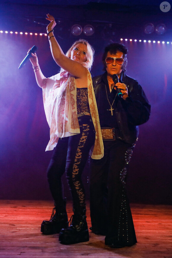 Exclusif - Loana, Eryl Prayer - Tournée "Elvis Tour intimiste" au bateau théâtre "Le Nez Rouge" à Paris, le 26 juin 2021. © Christophe Clovis / Bestimage