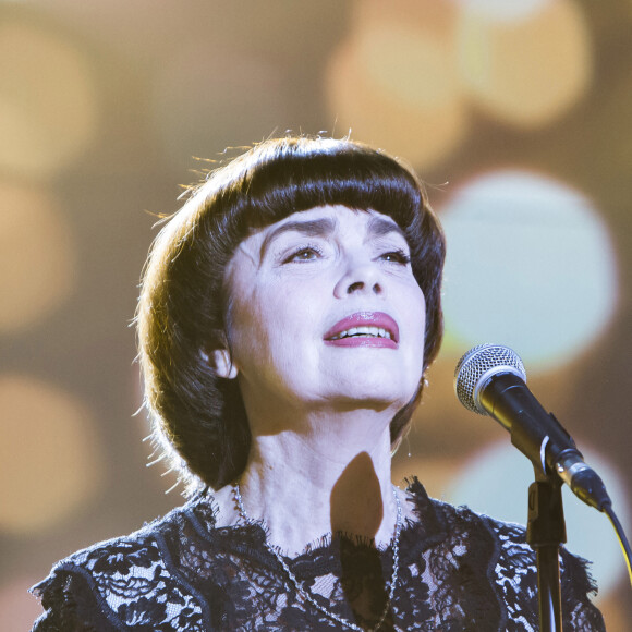 Exclusif - Archives - Mireille Mathieu sur le plateau de l'émission "Touche Pas à Mon Poste" à Boulogne Billancourt. Le 19 novembre 2018. © Jack Tribeca / Bestimage.