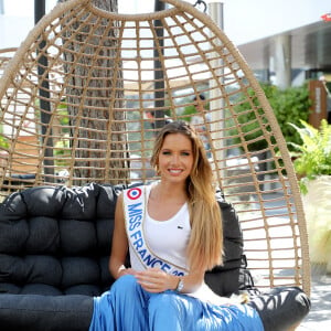 Amandine Petit, Miss France 2021 - People au village lors des Internationaux de France de Tennis de Roland Garros à Paris. Le 10 juin 2021 © Dominique Jacovides / Bestimage