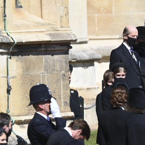 La reine Elisabeth II d'Angleterre, Catherine Kate Middleton, la duchesse de Cambridge, Zara Phillips (Tindall) et Mike Tindall, la princesse Eugenie d'York et son mari Jack Brooksbank, la princesse Beatrice d'York et son mari Edoardo Mapelli Mozzi - Arrivées aux funérailles du prince Philip, duc d'Edimbourg à la chapelle Saint-Georges du château de Windsor, Royaume Uni, le 17 avril 2021.