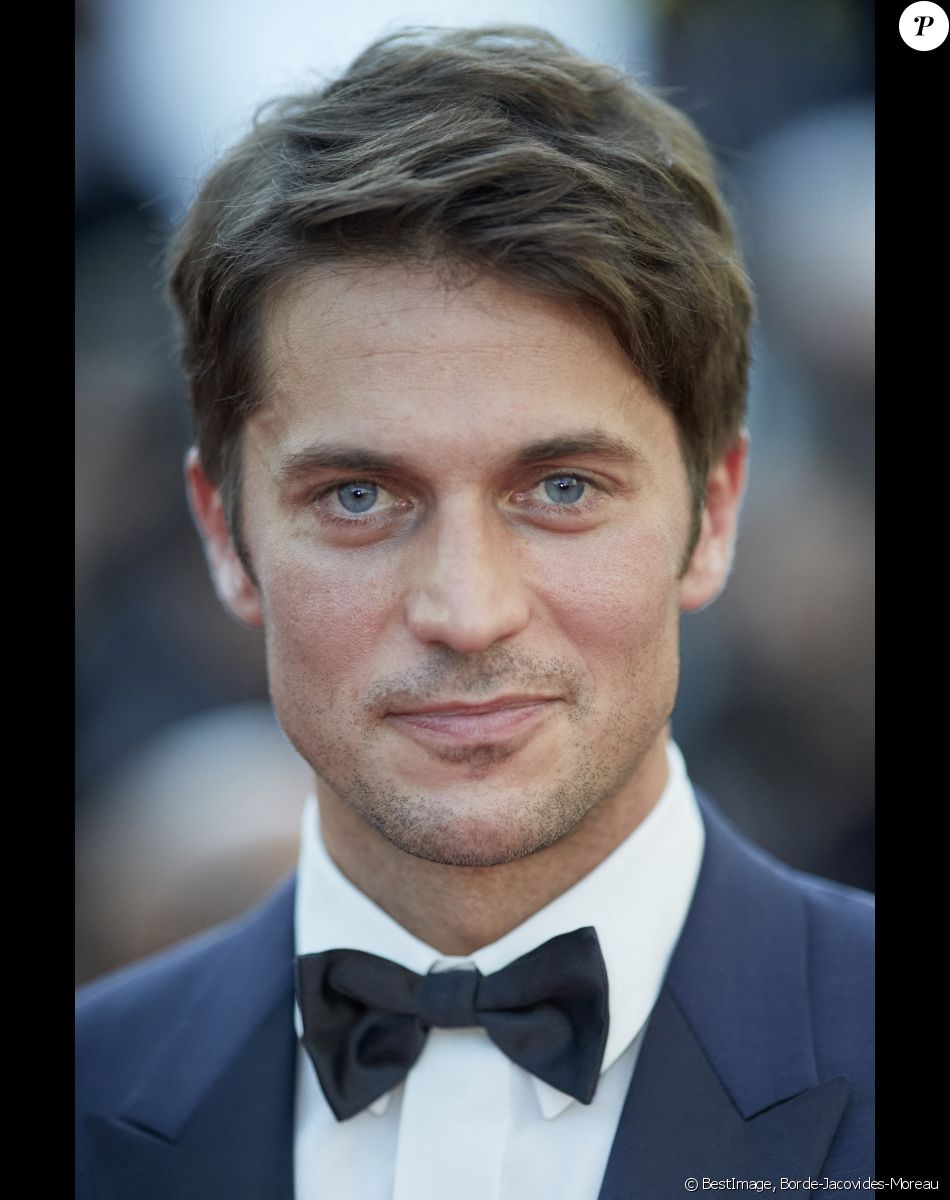 Lucas Bravo (Emily in Paris) - Montée des marches du film "De son vivant" lors du 74e Festival de Cannes. Le 10 juillet 2021. © Borde-Jacovides-Moreau / Bestimage