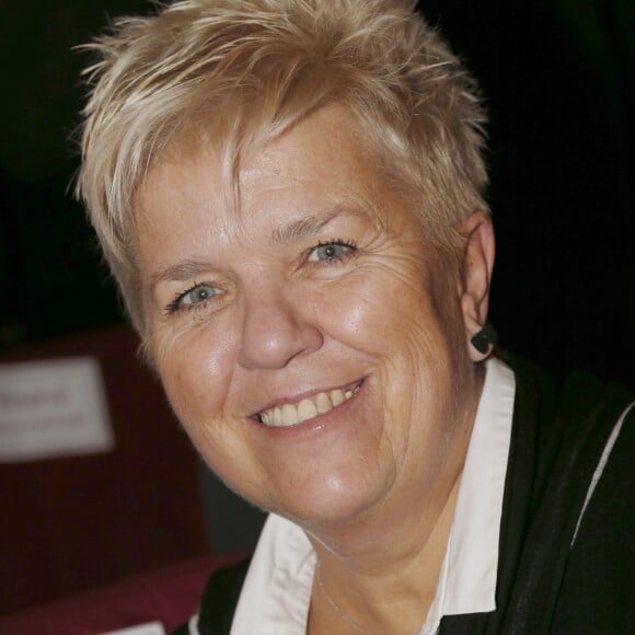 Mimie Mathy lors de la réception organisée en l'honneur de l'entrée de Nikos Aliagas au musée Grévin. Paris, le 7 décembre 2016. © Christophe Aubert via Bestimage