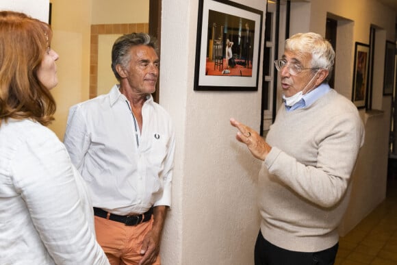 Exclusif - Gérard Holtz, sa femme Muriel Mayette-Holtz, Michel Boujenah - Backstage - Représentation de la pièce de théâtre "Chat en poche" lors du Festival de Ramatuelle. © Cyril Bruneau / Festival de Ramatuelle / Bestimage