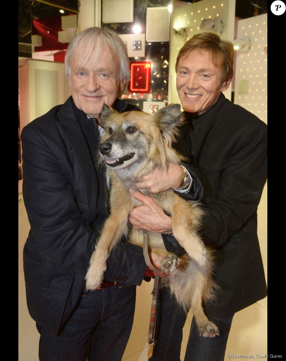 Dave et son compagnon Patrick Loiseau avec leur chien - Enregistrement de l'émission "Vivement Dimanche" à Paris le 24 février 2016 et qui sera diffusée le 28 février. © Coadic Guirec/Bestimage